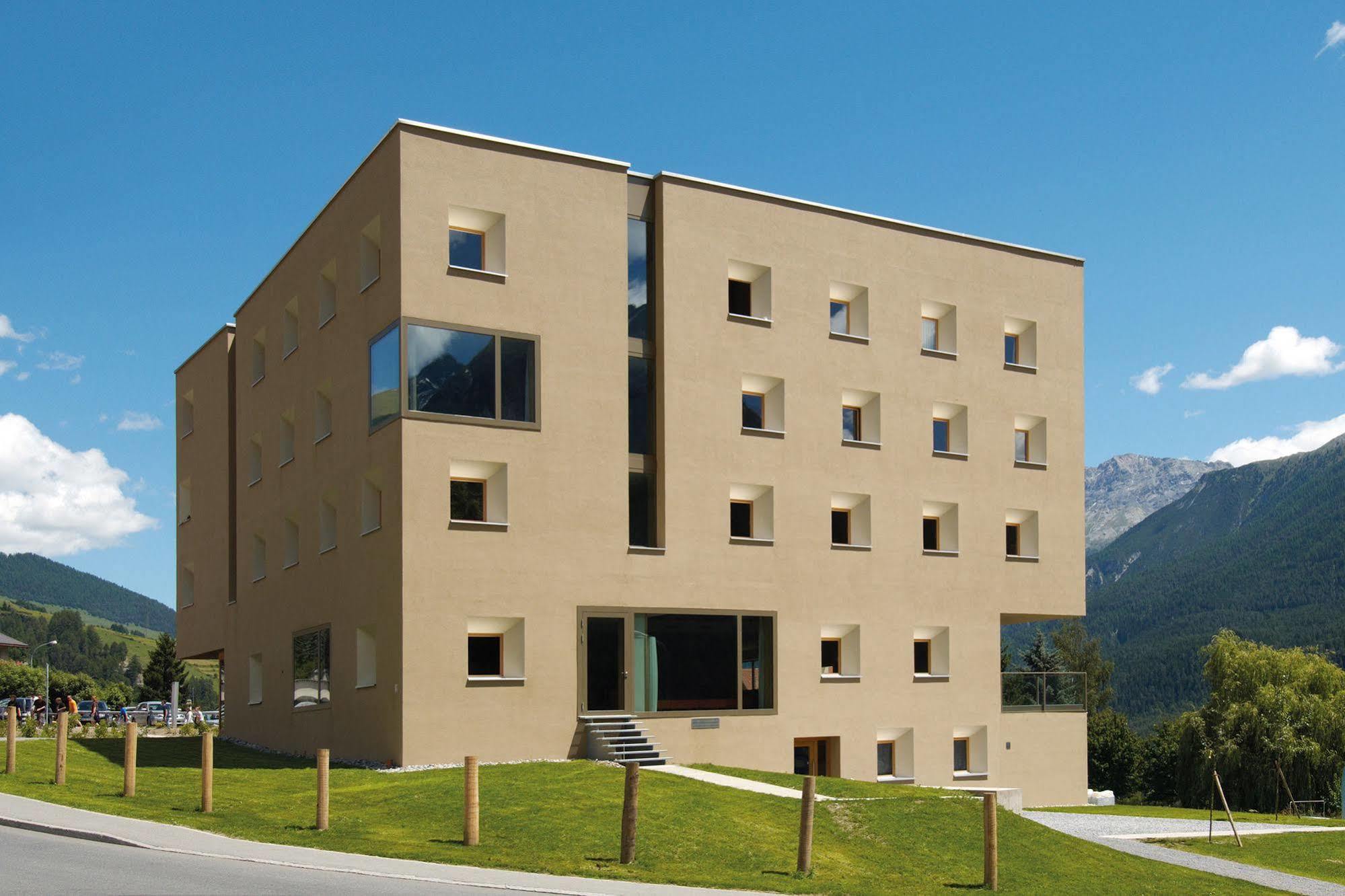 Scuol Youth Hostel Luaran gambar