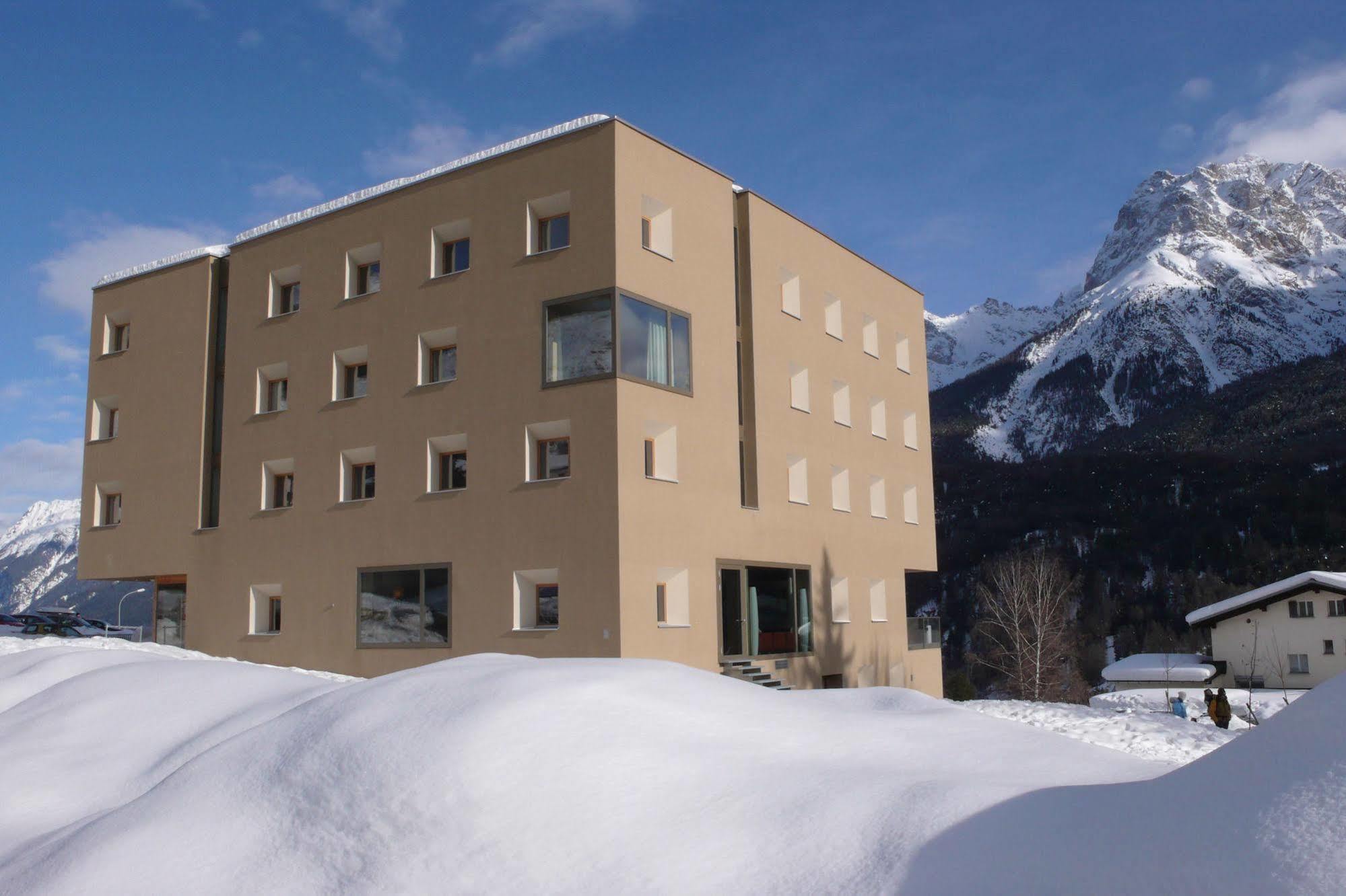 Scuol Youth Hostel Luaran gambar