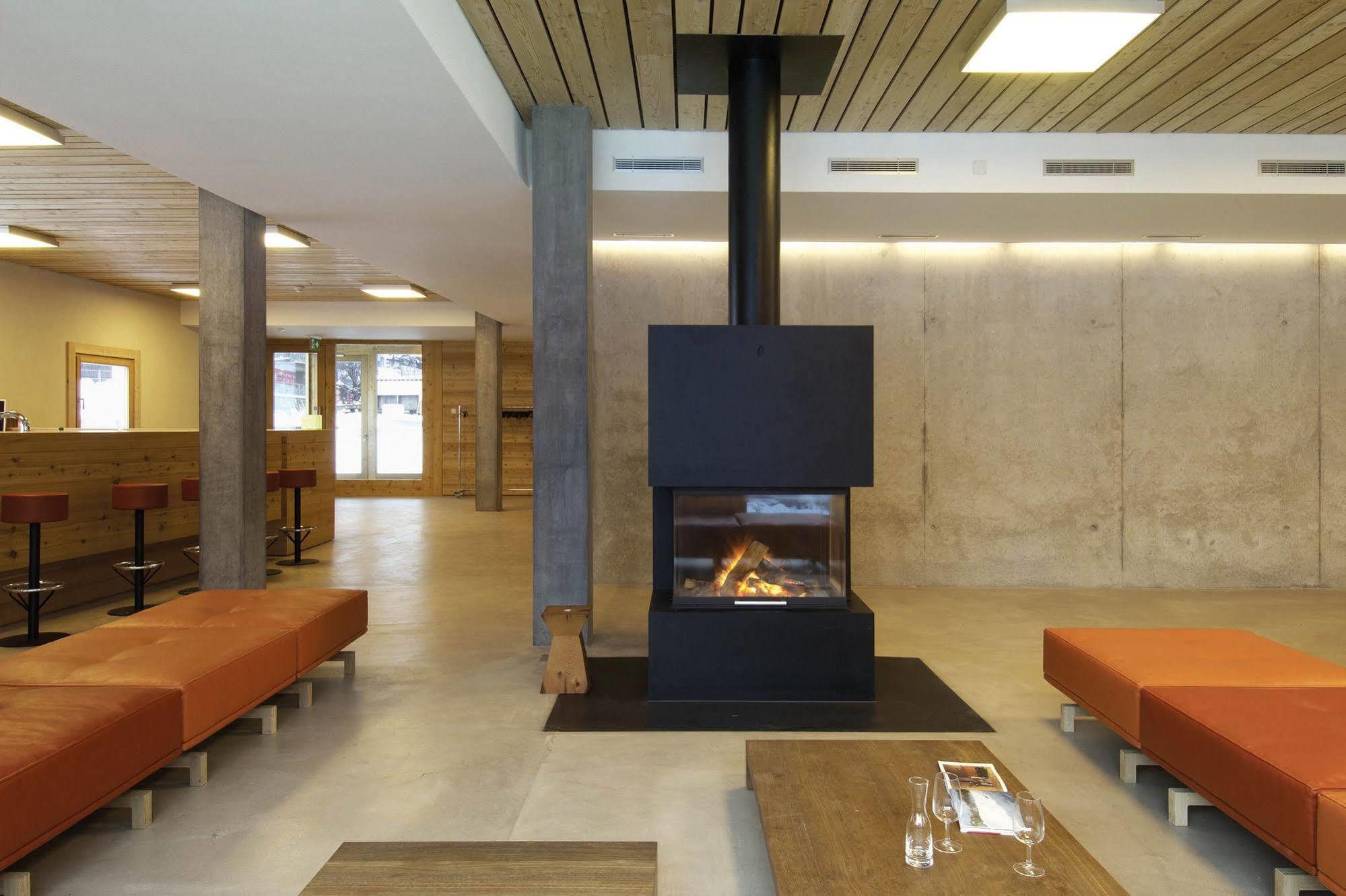 Scuol Youth Hostel Luaran gambar