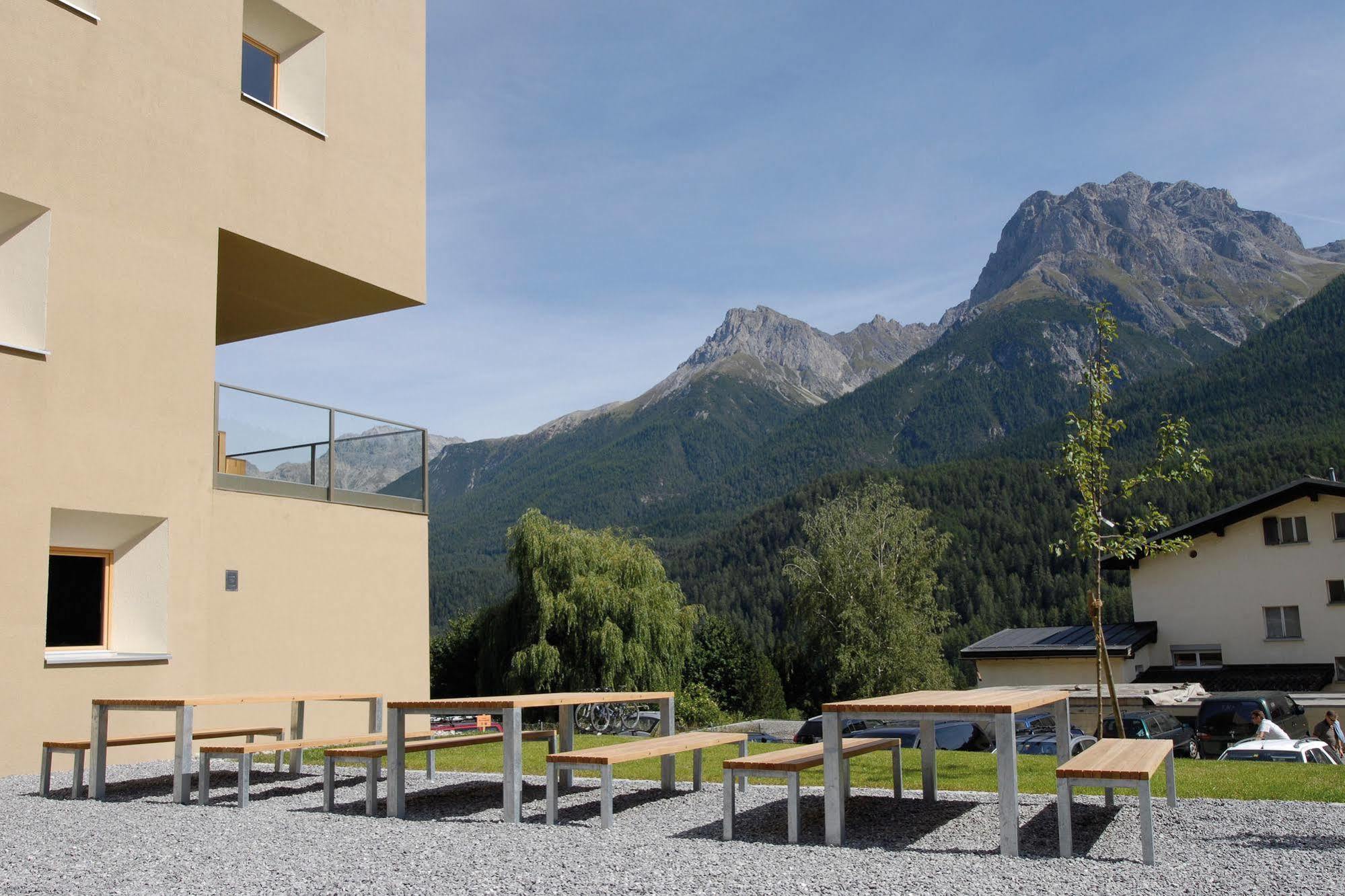 Scuol Youth Hostel Luaran gambar